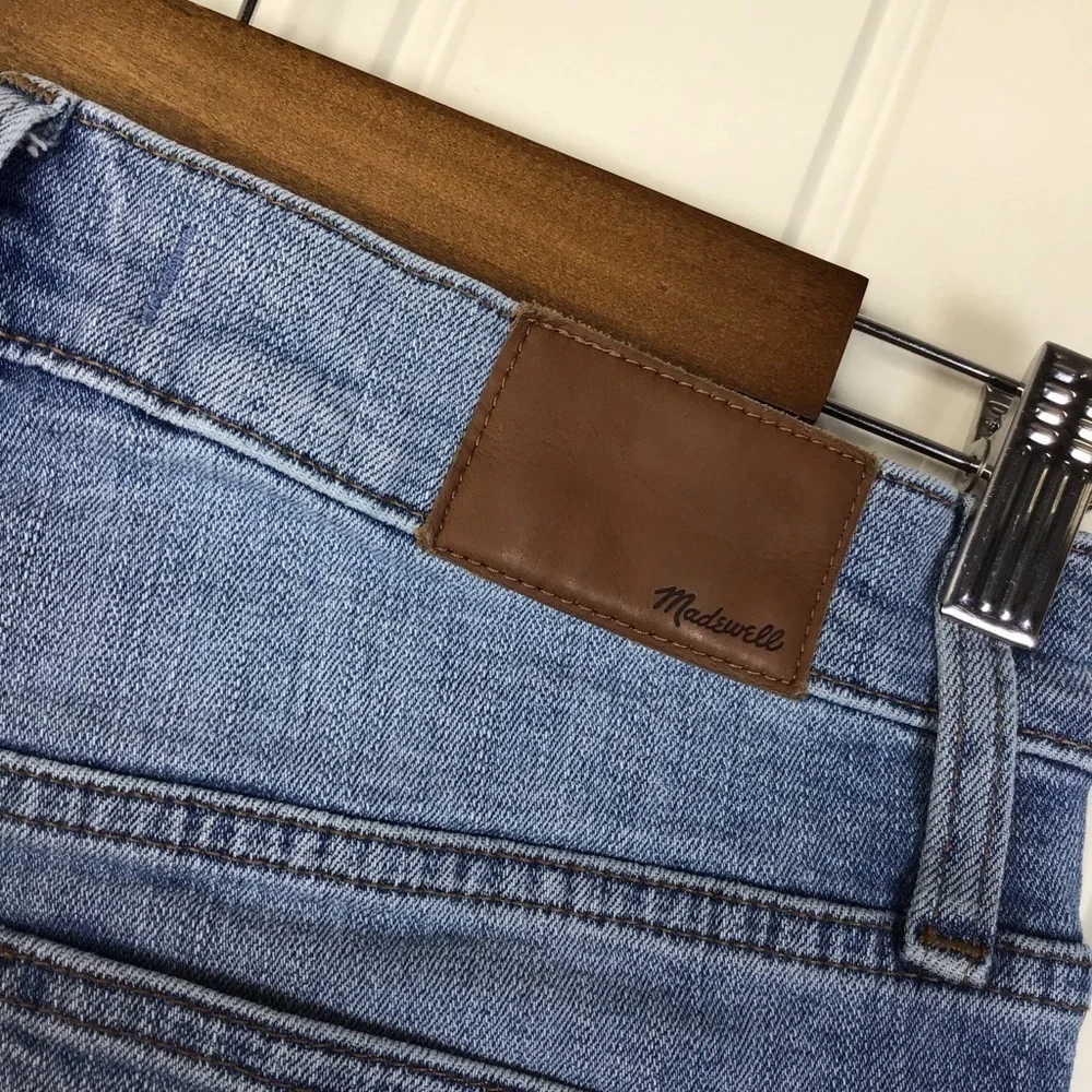 Madewell Ripped 10” High Rise Skinny Crop Size 27.